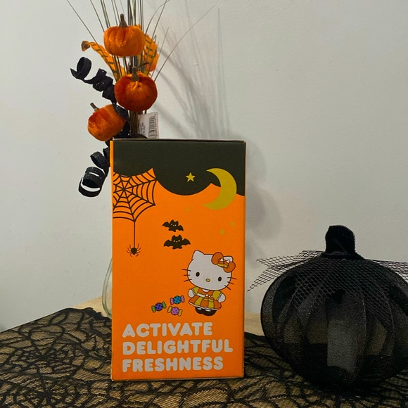 Hello Kitty Jack-O’-Lantern Halloween Ceramic Diffuser NWT - Picture 2 of 2